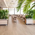 Hm Commerce Ξενοδοχείο 5*