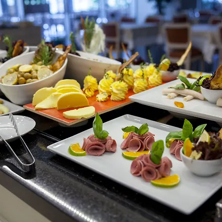 Hm Commerce Отель 5*