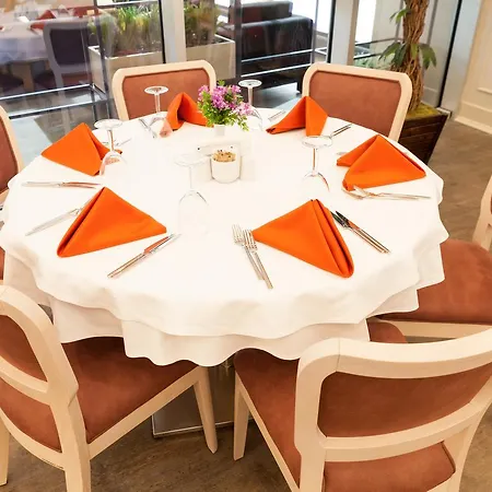 Hotel Hm Commerce 2*