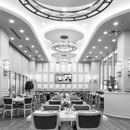 Отель Hm Commerce 5*