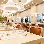 اتش ام كوميرس فندق 5*