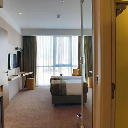 اتش ام كوميرس